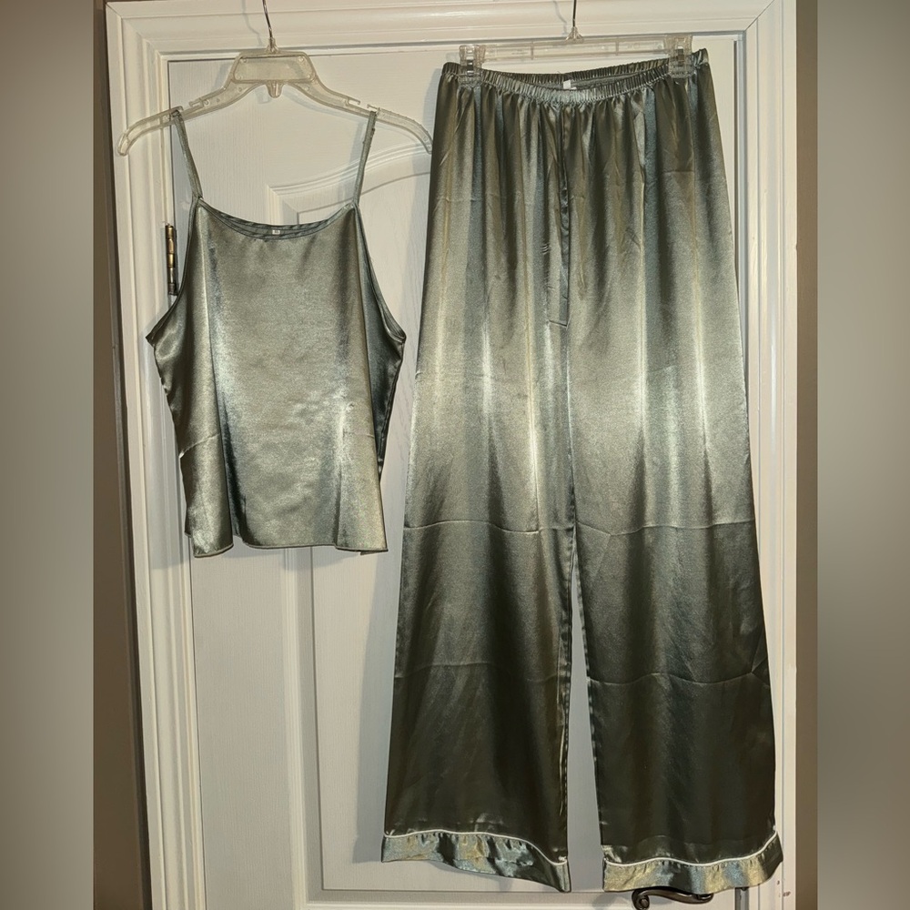 Satin like Two-Piece Pajama Set in Sage green